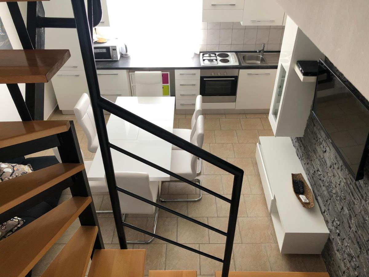 לופאר Villa Ester מראה חיצוני תמונה