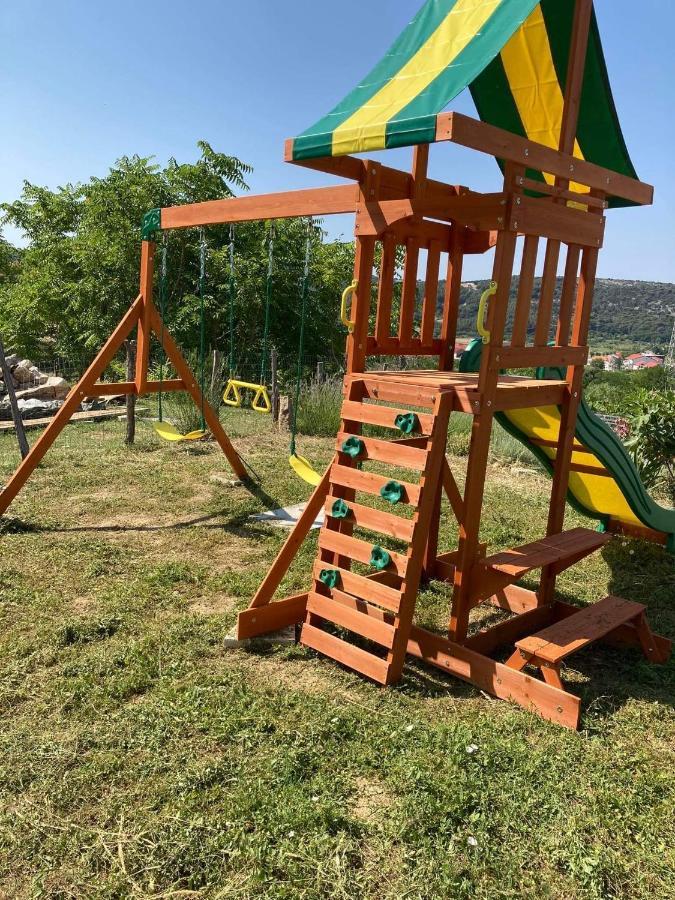 לופאר Villa Ester מראה חיצוני תמונה