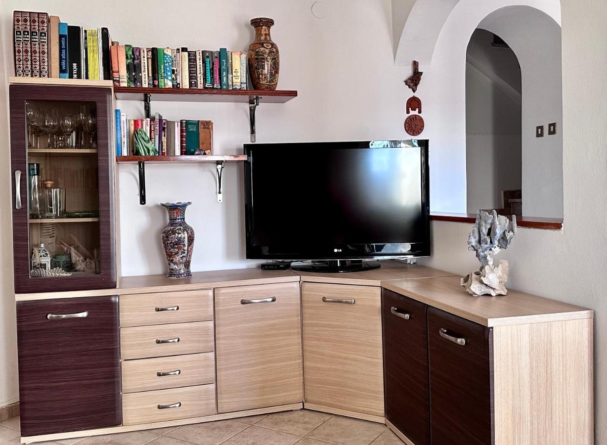 לופאר Villa Ester מראה חיצוני תמונה