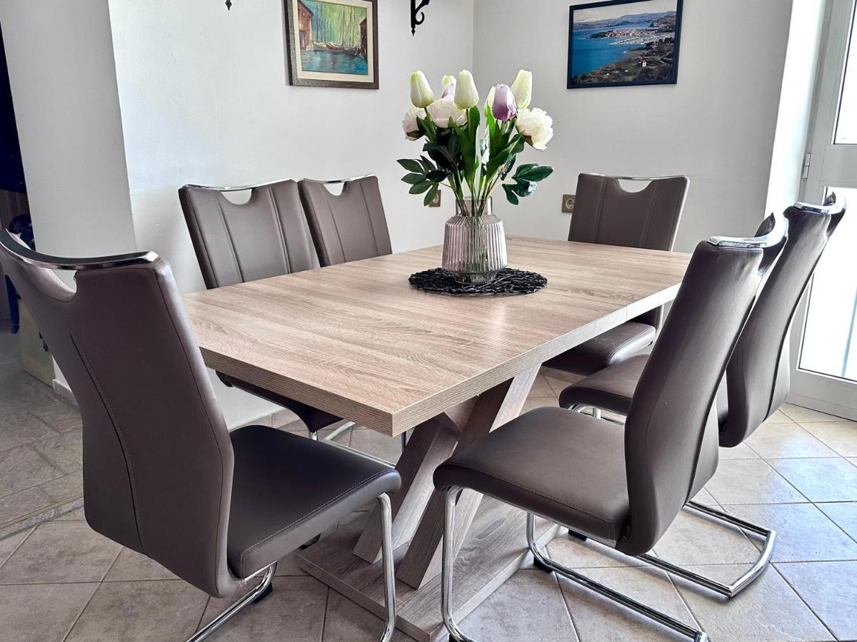 לופאר Villa Ester מראה חיצוני תמונה