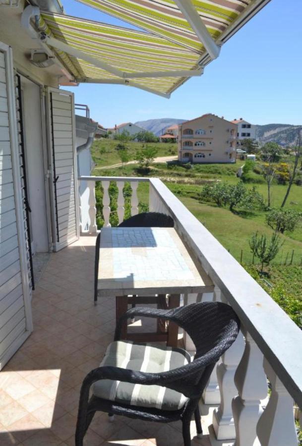 לופאר Villa Ester מראה חיצוני תמונה