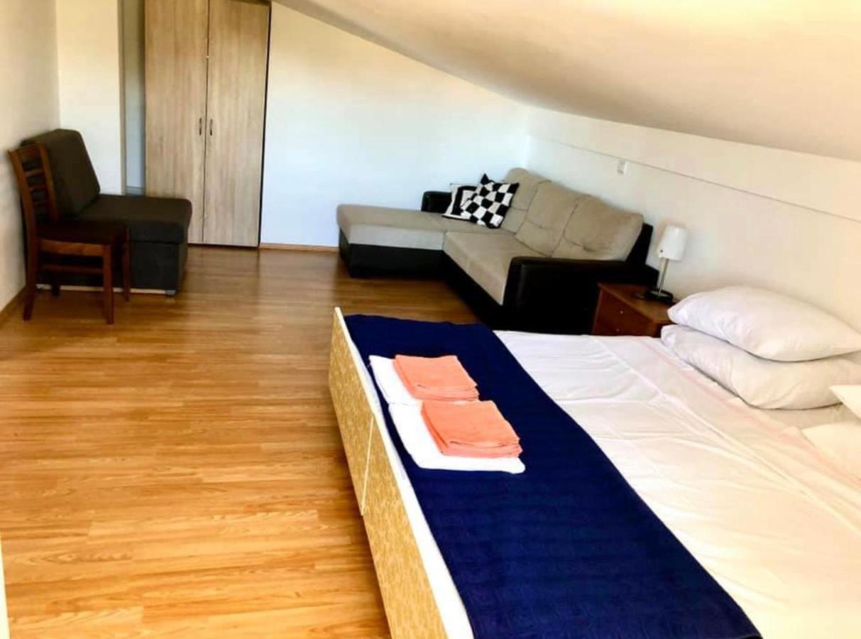 לופאר Villa Ester מראה חיצוני תמונה