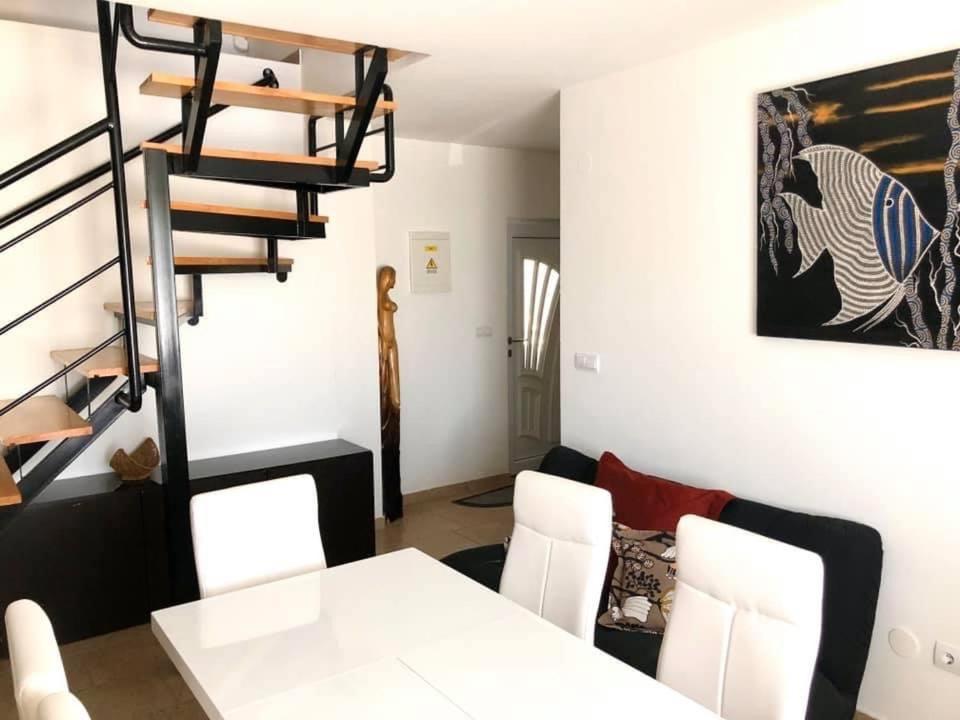 לופאר Villa Ester מראה חיצוני תמונה
