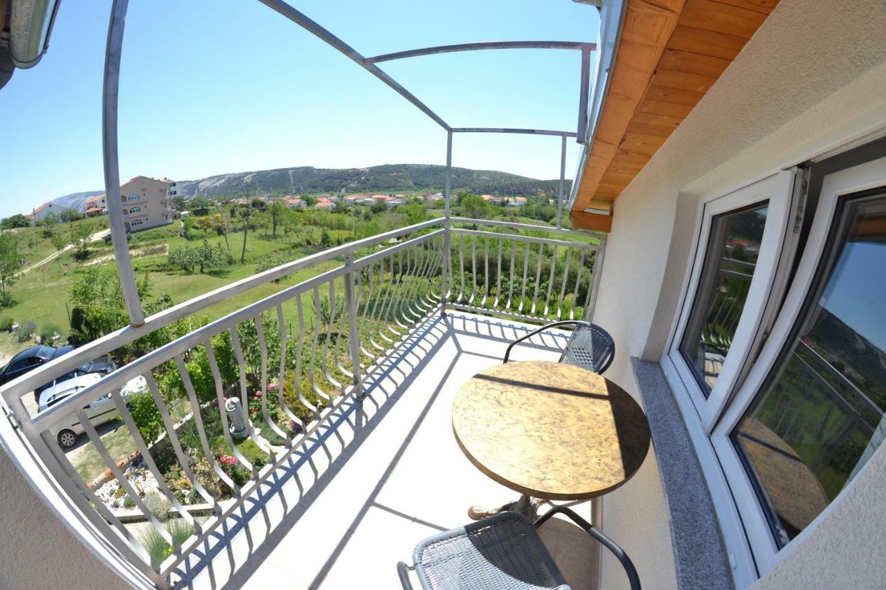 לופאר Villa Ester מראה חיצוני תמונה