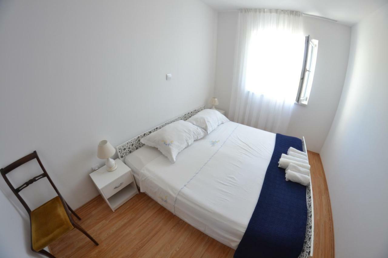 לופאר Villa Ester מראה חיצוני תמונה